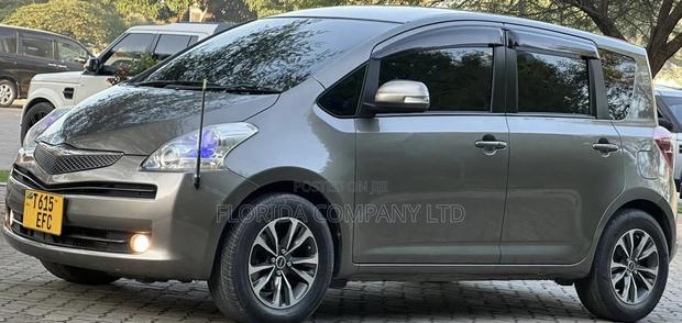 Toyota Ractis 2009