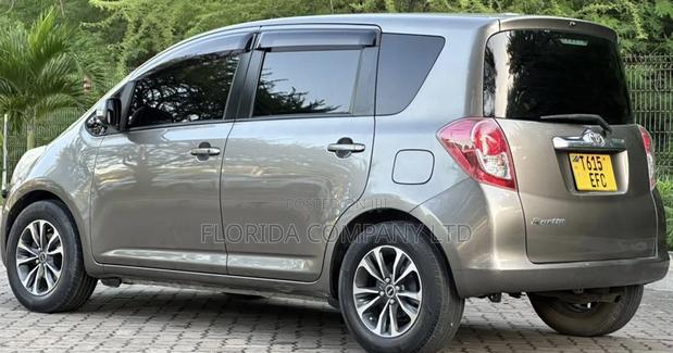 Toyota Ractis 2009