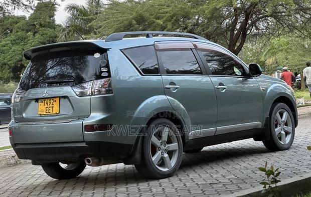 Mitsubishi Outlander 2006 Blue