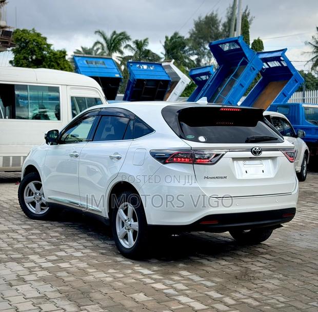 Toyota Harrier 2016 Off white
