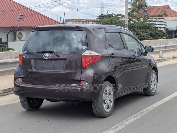 Toyota Ractis 2012 Maroon