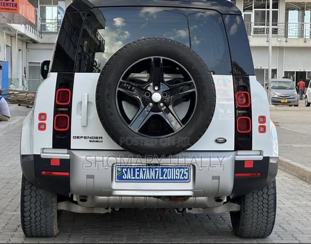 Land Rover Defender 2021 White
