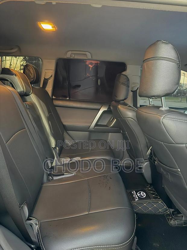 Toyota Land Cruiser Prado 2010 Pearl