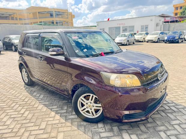 Toyota Corolla Rumion 2010 Maroon