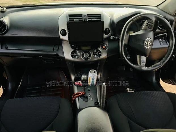 Toyota Vanguard 2011