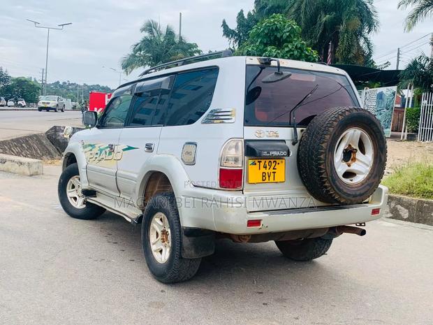 Toyota Land Cruiser Prado 2.7 3dr 2002 White