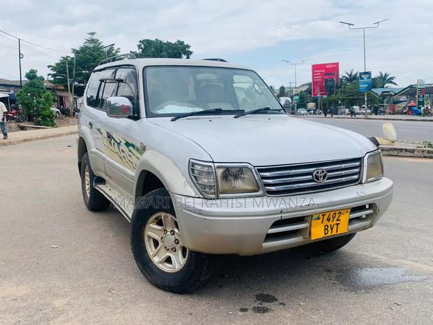 Toyota Land Cruiser Prado 2.7 3dr 2002 White