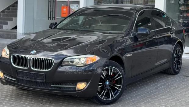 BMW 5 Series 528i 2013 Gray