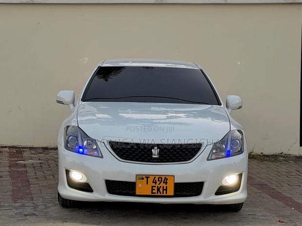 Toyota Crown 2008 White