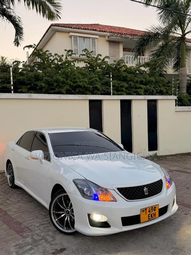 Toyota Crown 2008 White