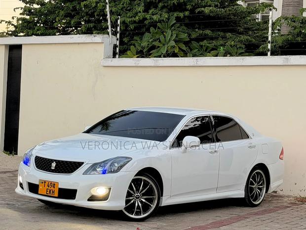 Toyota Crown 2008 White