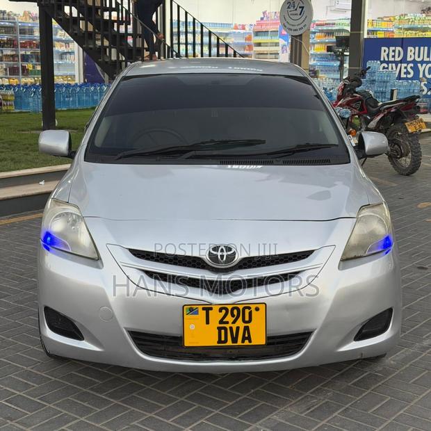 Toyota Belta 2006 Silver