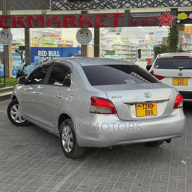 Toyota Belta 2006 Silver
