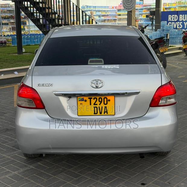 Toyota Belta 2006 Silver