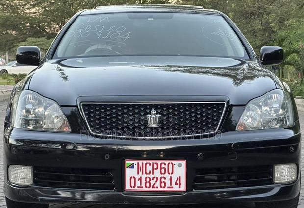 Toyota Crown Royale 2005 Black