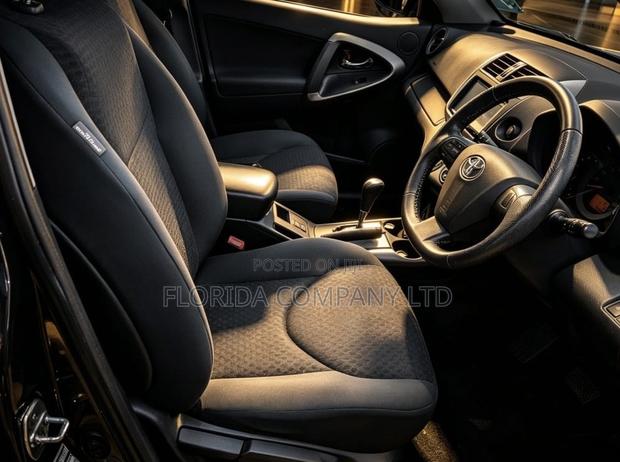 Toyota Vanguard 2012 White