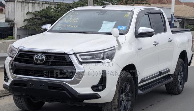 Toyota Hilux 2018 White
