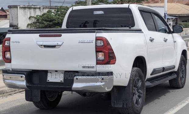 Toyota Hilux 2018 White