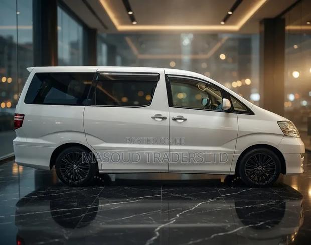 Toyota Alphard 2.4 Petrol FWD 2005 White