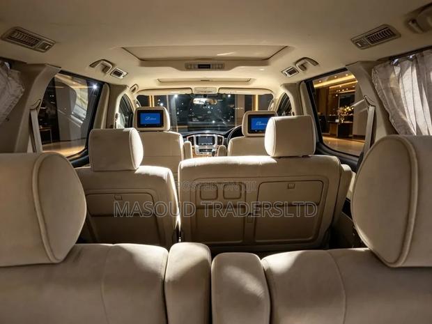 Toyota Alphard 2.4 Petrol FWD 2005 White