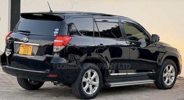 Toyota Vanguard 2010 Black