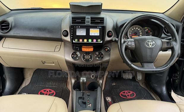 Toyota Vanguard 2010 Black