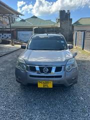 Nissan X-Trail 2011 Gray for sale