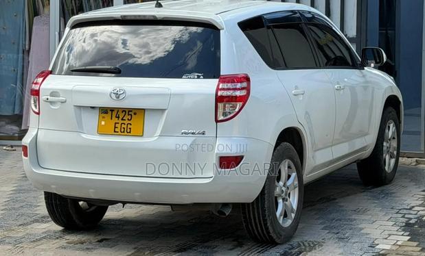 Toyota RAV4 2008 White
