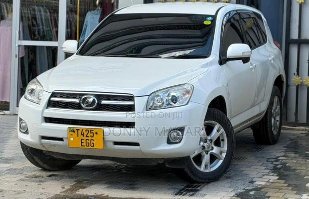 Toyota RAV4 2008 White