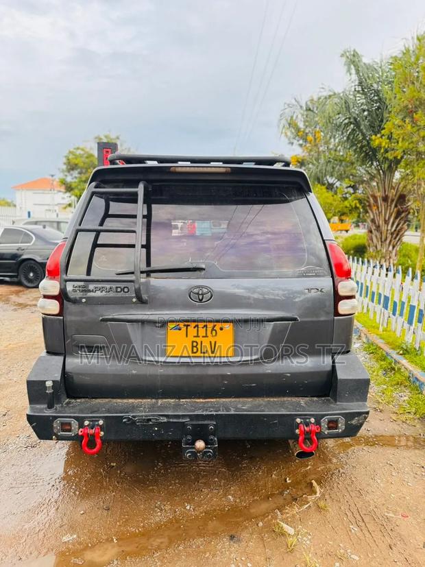 Toyota Land Cruiser Prado 2005 Gray