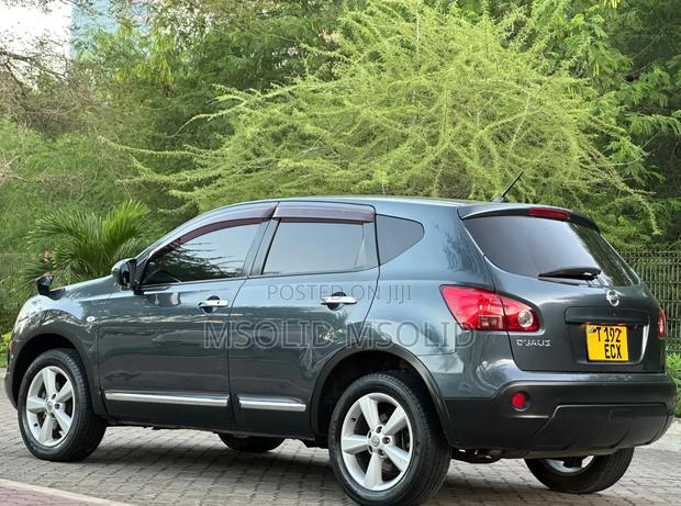 Nissan Dualis 2011 Gray