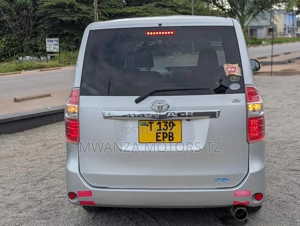 Toyota Noah 2017 White