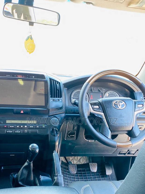 Toyota Land Cruiser 2013 Black