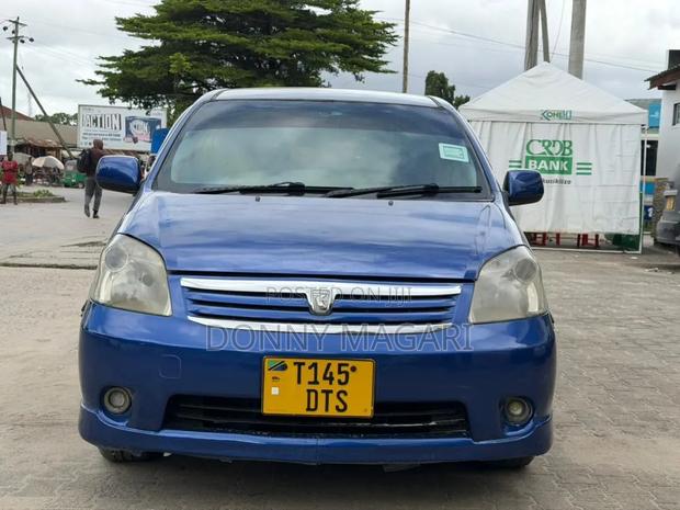 Toyota Raum 2005 Blue