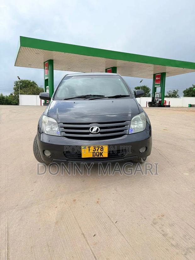 Toyota IST 2006 Black