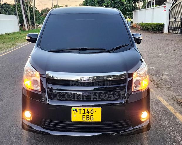 Toyota Noah 2008 Black