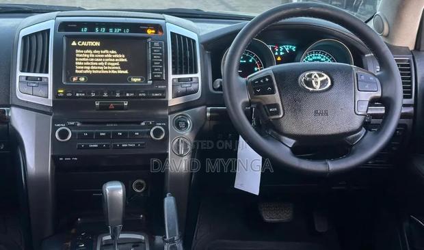 Toyota Land Cruiser 2010 Black