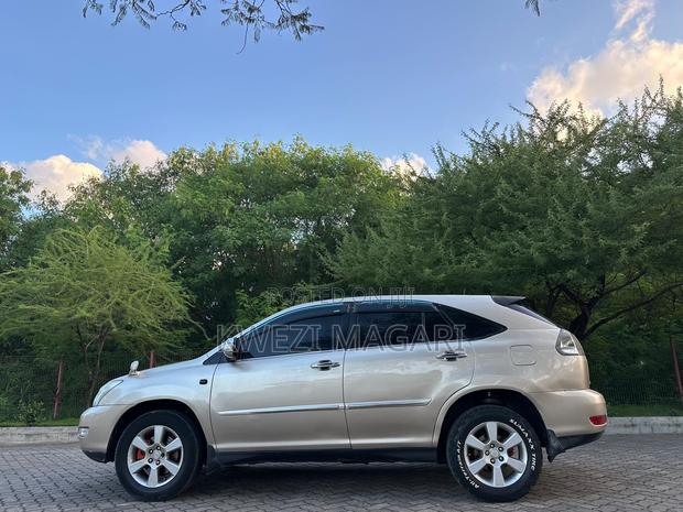 Toyota Harrier 2006 Gold