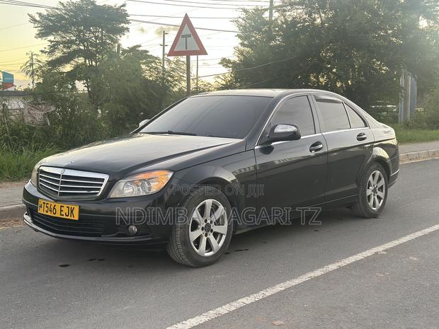 Mercedes-Benz C-Class 2011 Black