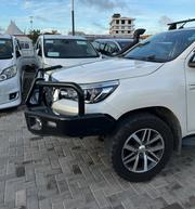 Toyota Hilux 2019 Pearl for sale