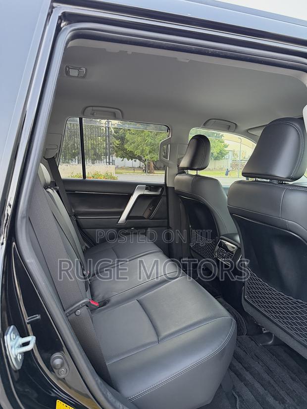 Toyota Land Cruiser Prado 2021 Black