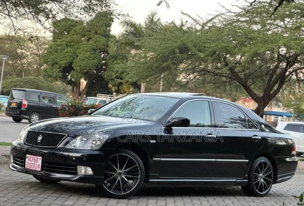Toyota Crown 2006 Black