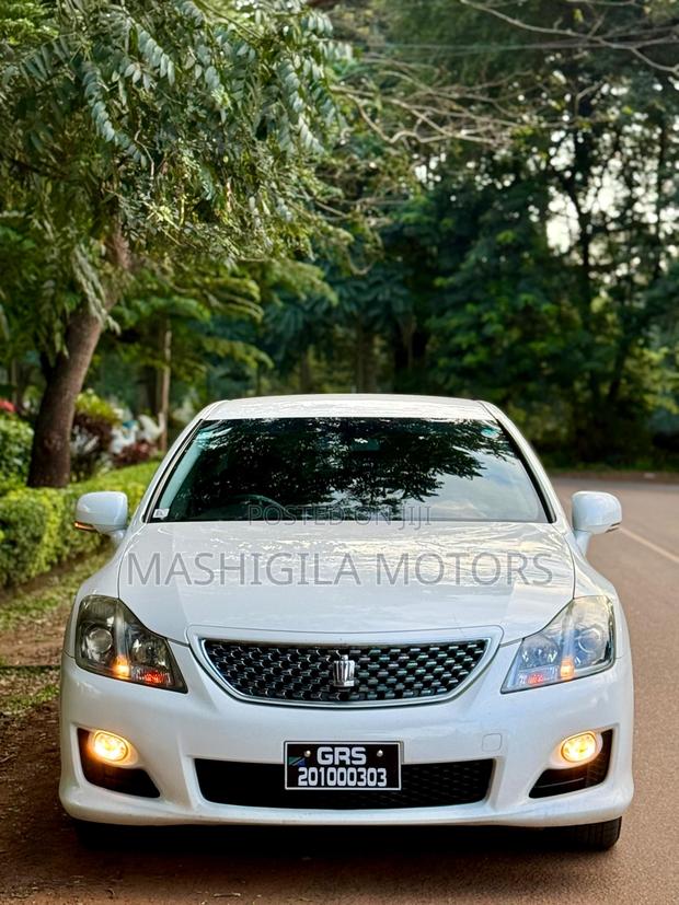 Toyota Crown 2009 White