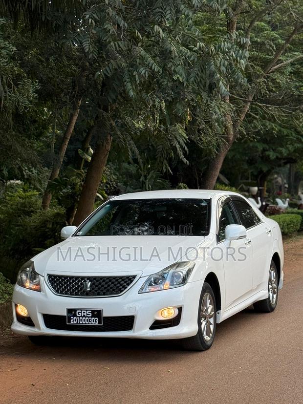 Toyota Crown 2009 White