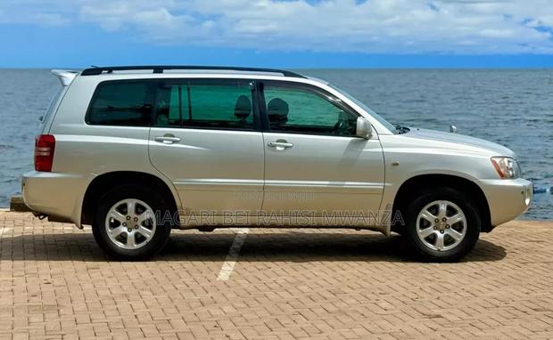 Toyota Kluger 2003 Silver