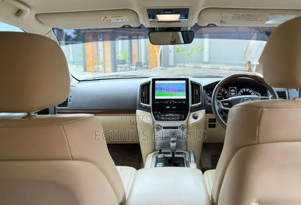 Toyota Land Cruiser 2016 Beige