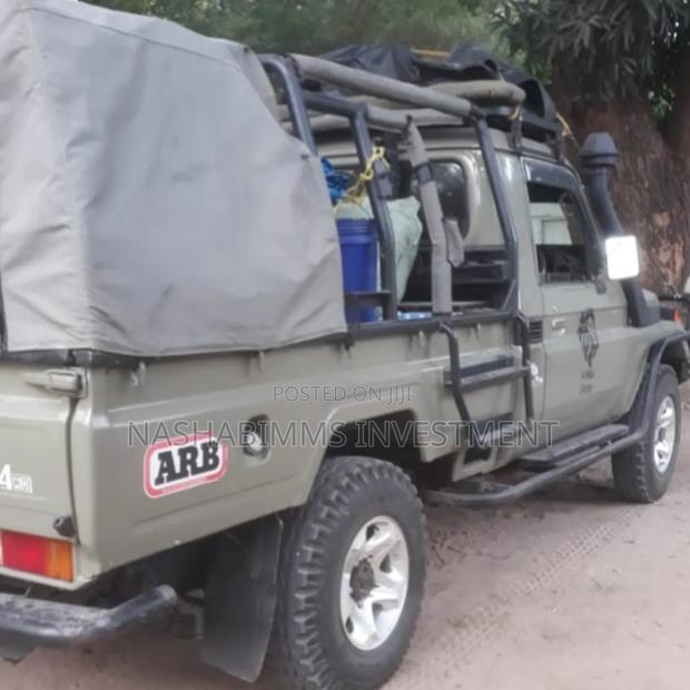 Toyota Land Cruiser 2006 Silver