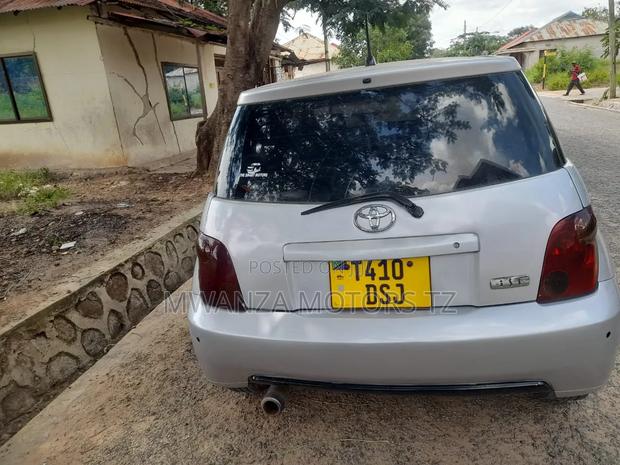 Toyota IST 2003 Silver
