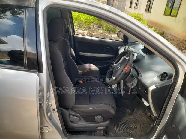 Toyota IST 2003 Silver