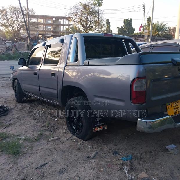 Toyota Hilux 1998 Gray
